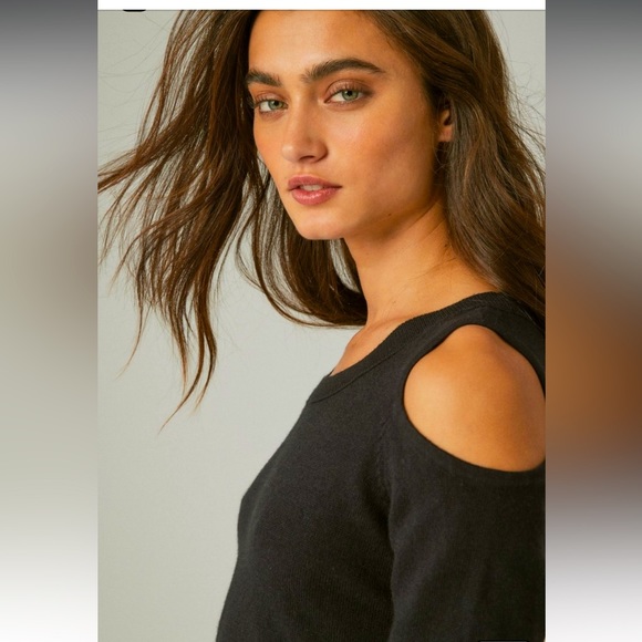 NWT Lucky Brand 🍀 Cloud Soft Could Shoulder Sweater - Picture 4 of 4